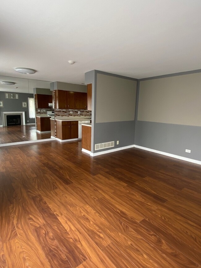 Building Photo - 7921 Knottingham Cir
