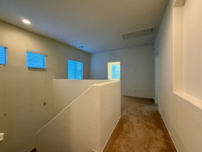 Building Photo - 3 BED 2.5 BATH 2 CAR GARAGE SINGLE FAMILY HOME W/ LOFT, BACKYARD & COMMUNITY POOL, SPA, PLAYGROUN...