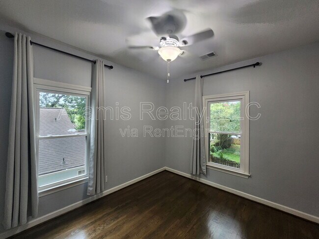 Building Photo - 613 Home Avenue SE