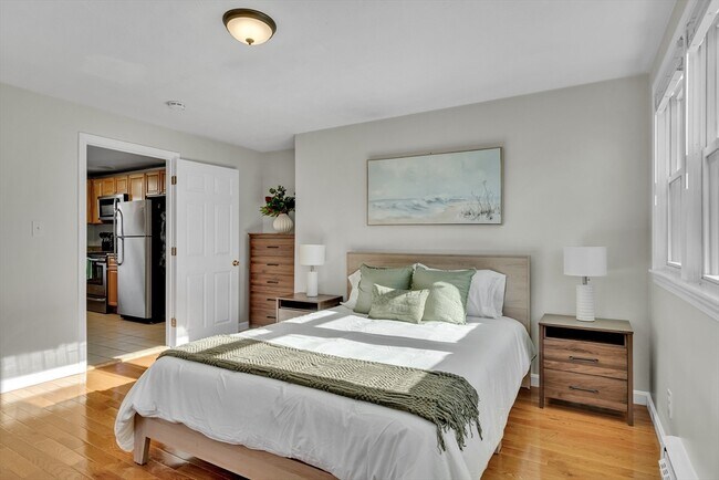 Building Photo - 74-76-76 Dunboy St