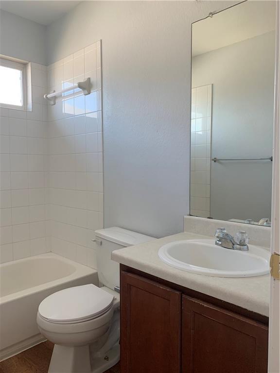 Building Photo - 328 Almquist St