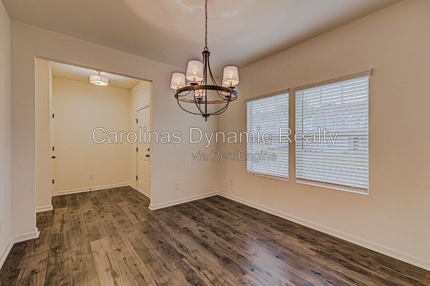 Building Photo - 4020 Beacon Ave