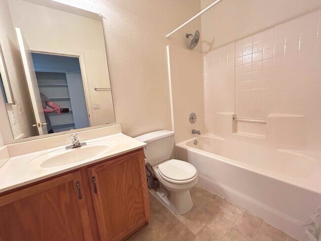 Building Photo - MOUNTAIN VISTA RANCH HOME WITH POOL AND SP...
