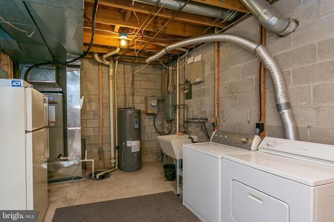 Building Photo - 4418 Roland Springs Dr