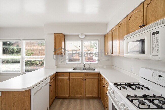 Building Photo - 3558 S 700 E