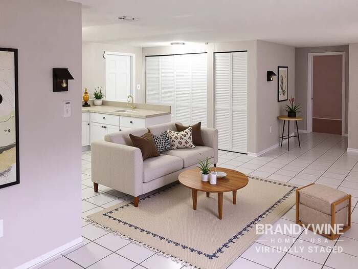 Building Photo - 10112 N Lantana Ave