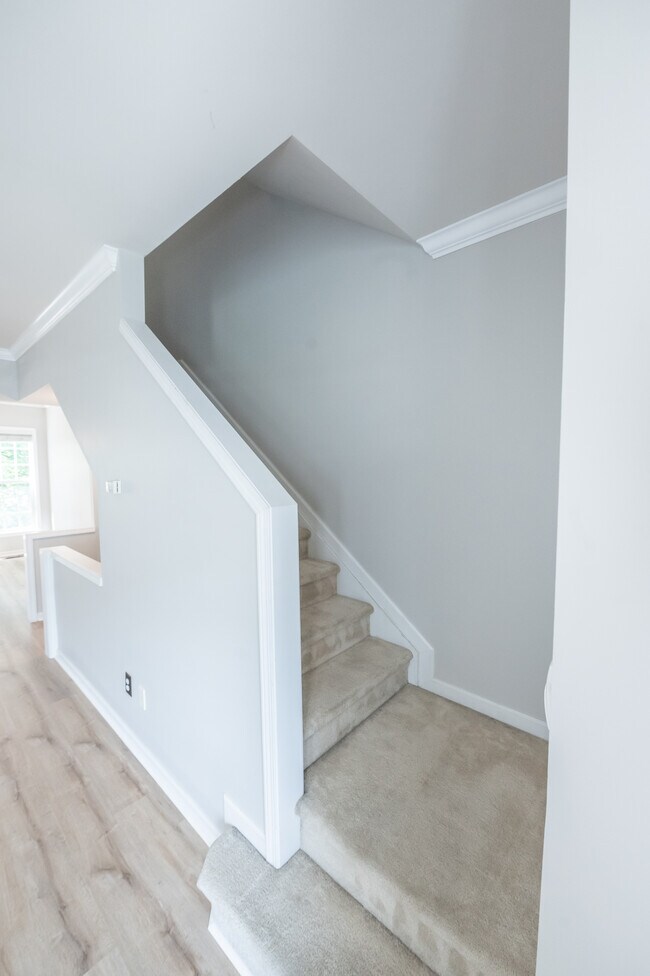 Building Photo - 2922 Duvalla Ave