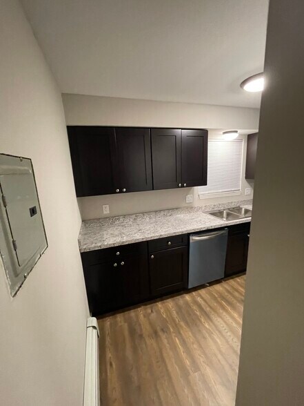 Building Photo - 45860 Cass Ave