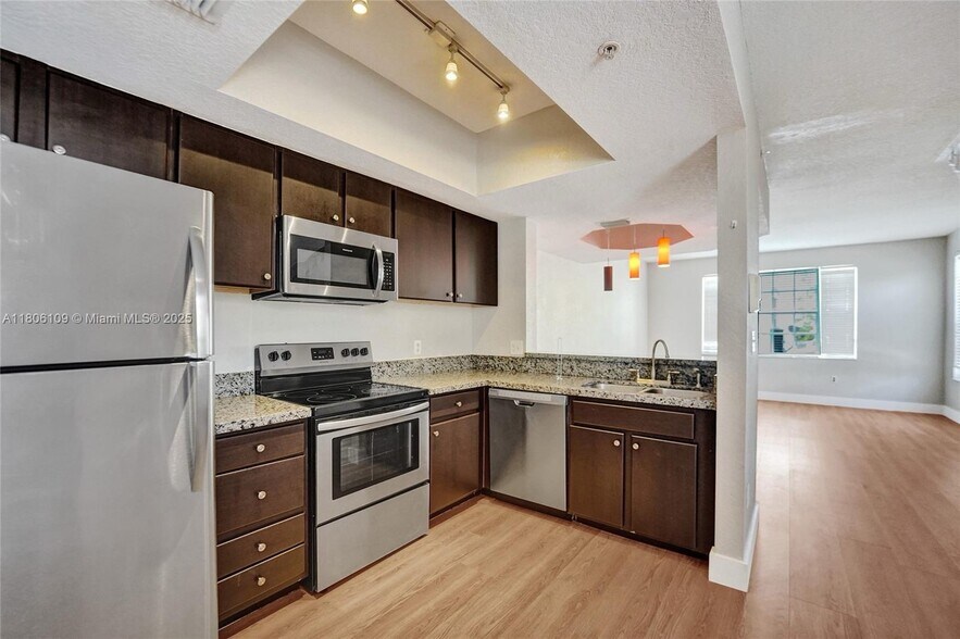 Building Photo - 781 SW 148th Ave