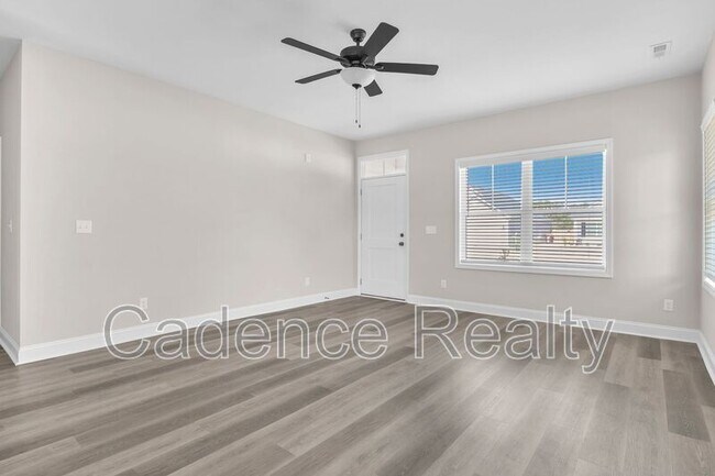 Building Photo - 1633 Grey Cliff Run