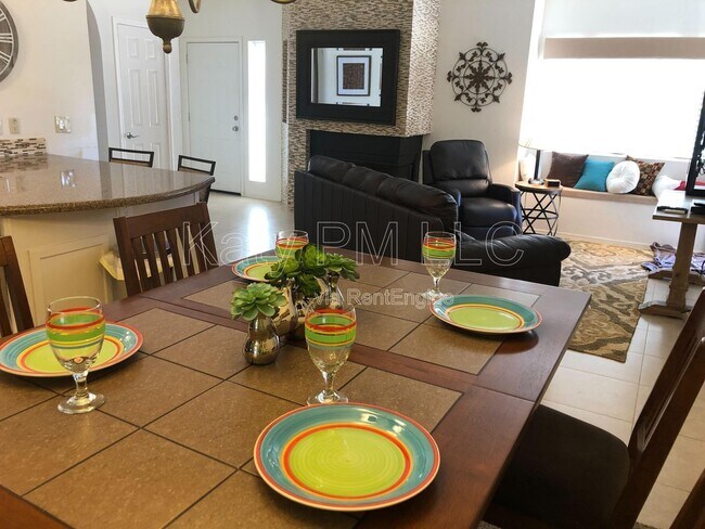 Building Photo - 9708 E Vía Linda