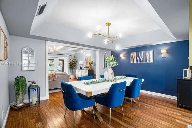 Building Photo - 505 Maplewood Dr