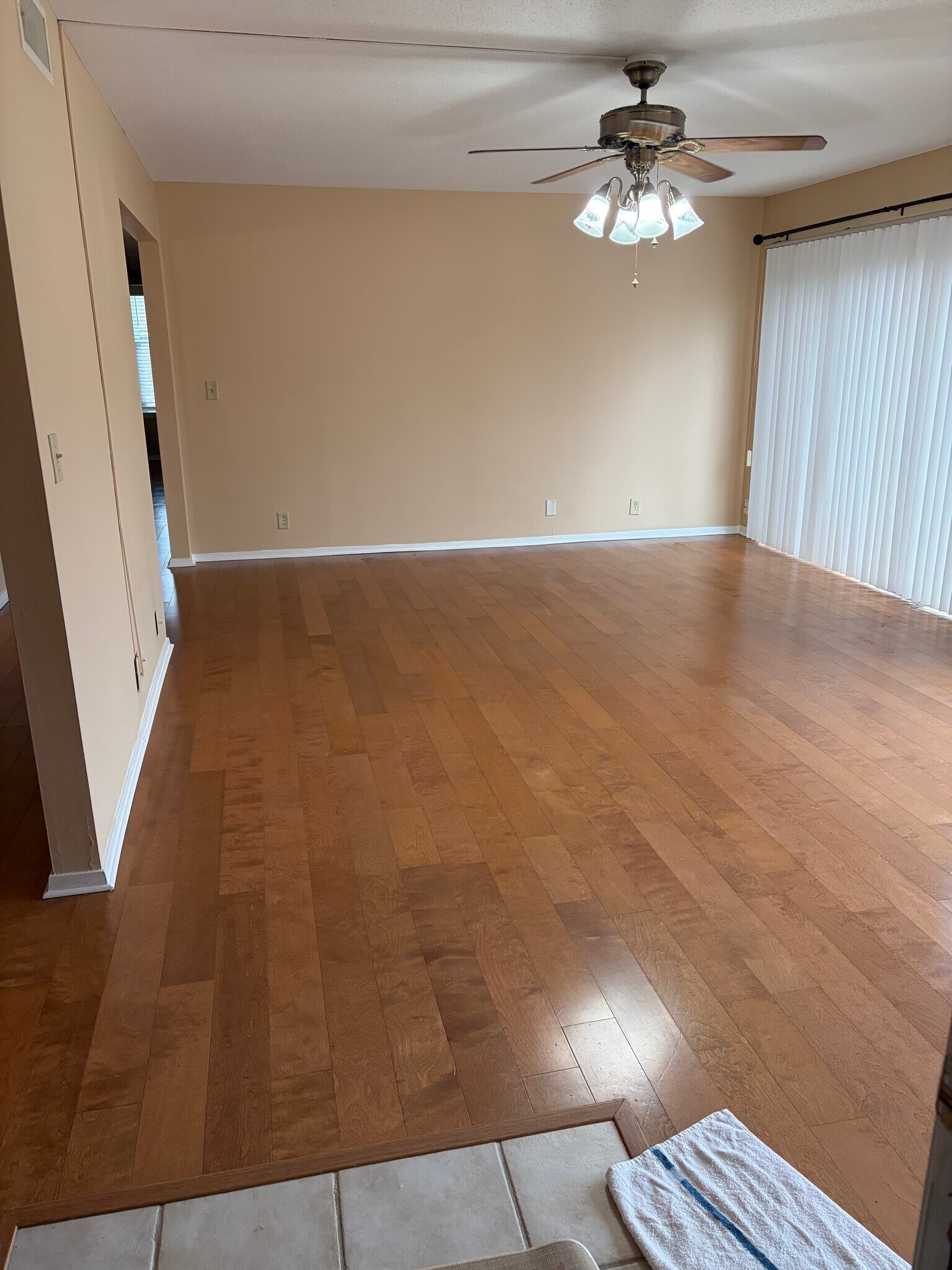 Building Photo - 6617 Poplar Ave