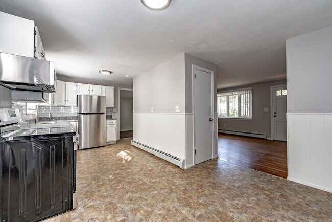 Building Photo - 14 Alaimo Dr