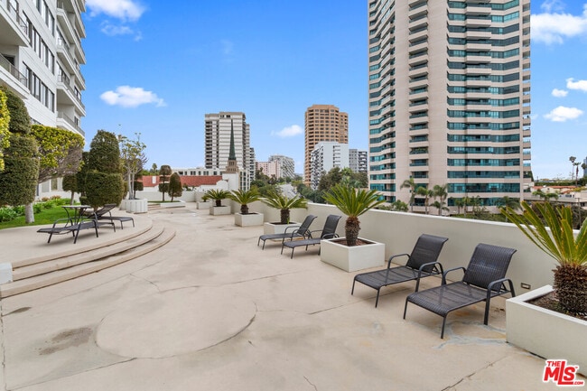 Building Photo - 10501 Wilshire Blvd
