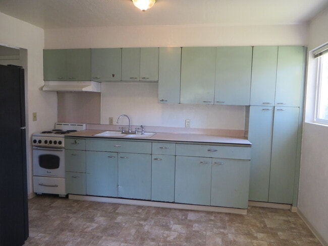Building Photo - ~Cute One Bedroom House~
