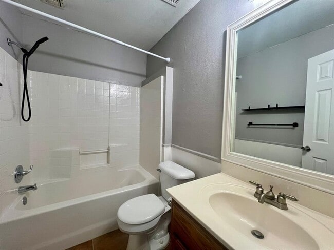 Building Photo - 4813 SE 87th Terrace