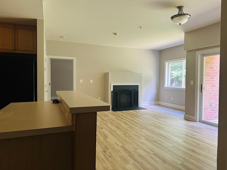 Building Photo - 10600 Provincial Dr