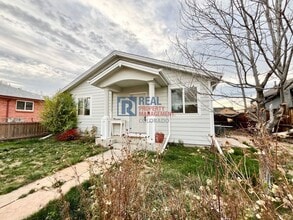 Building Photo - 1461 Holly St