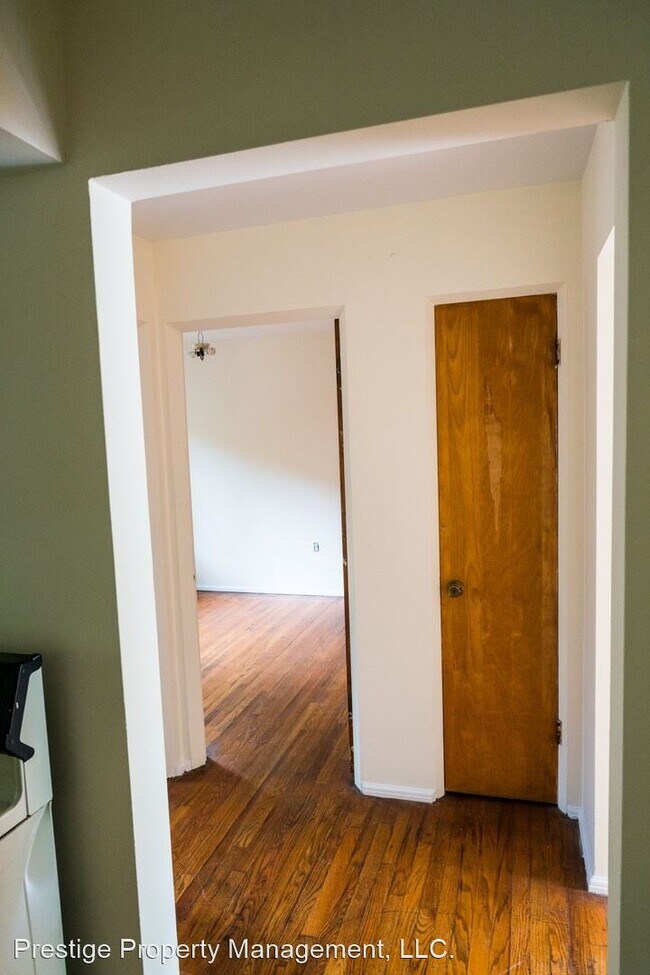 Building Photo - 356 Probasco St