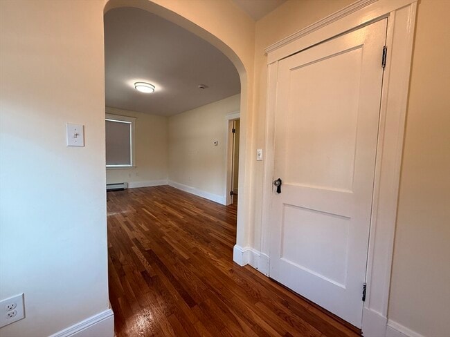 Building Photo - 24 Brook Rd