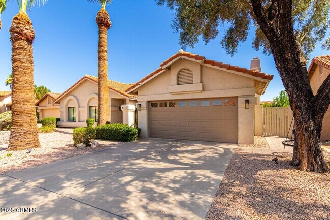 Building Photo - 5715 E Campo Bello Dr