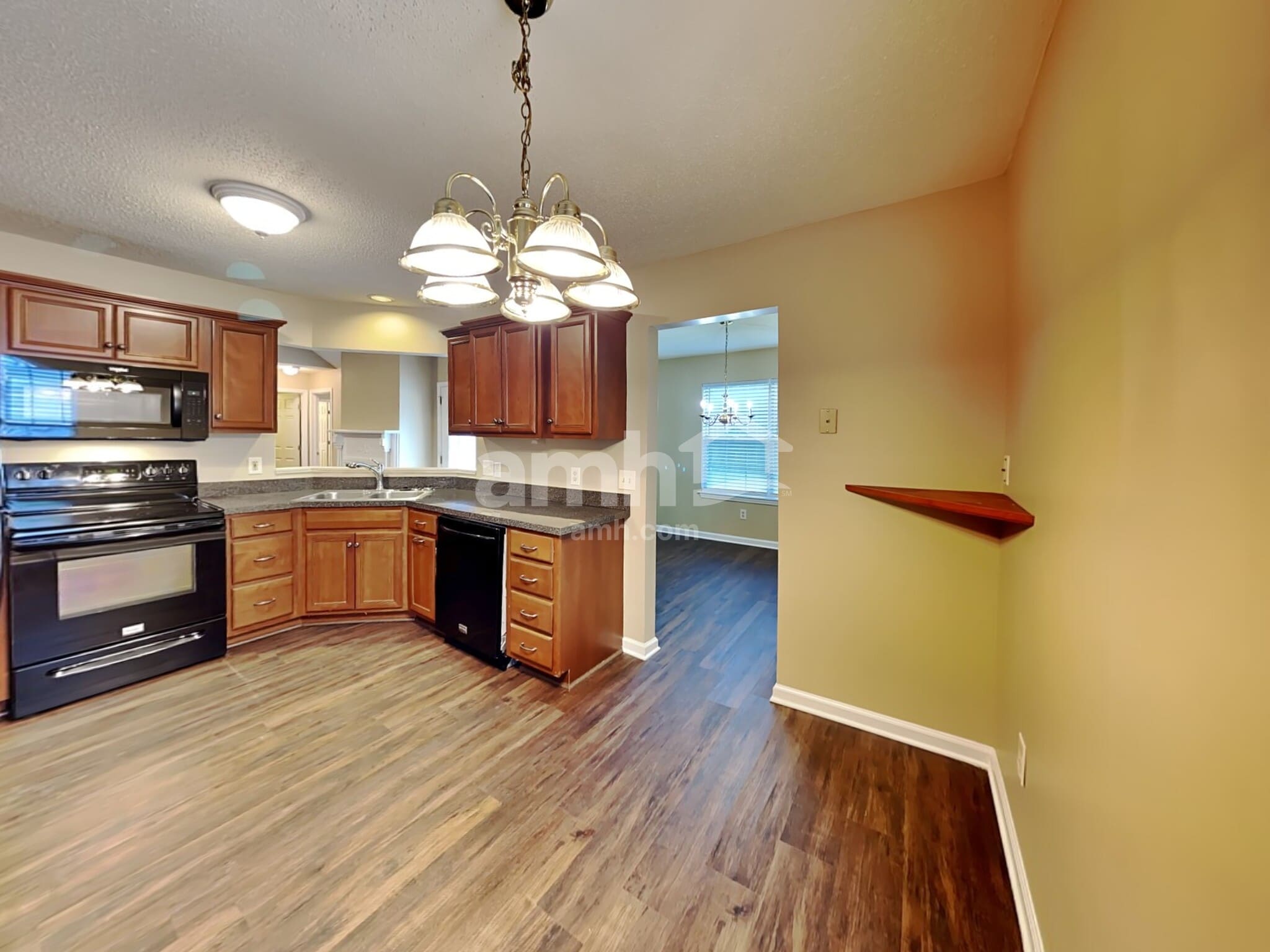 Building Photo - 2027 Waterford Dr