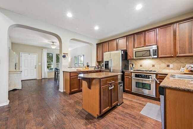 Building Photo - 1201 Salem Park Ct