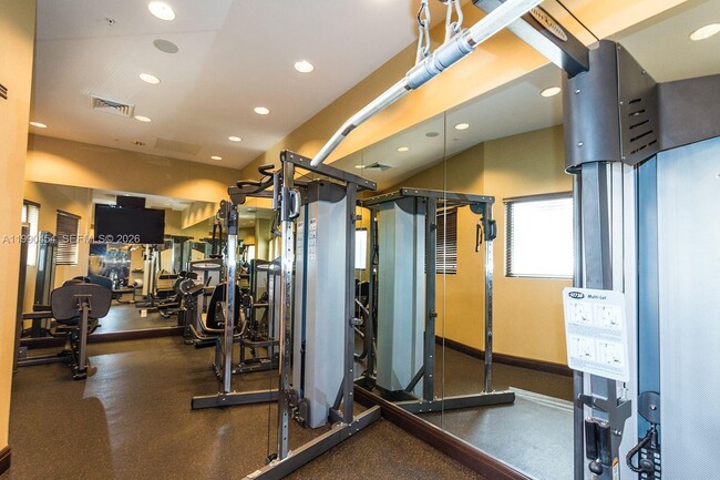 Building Photo - 16275 Collins Ave