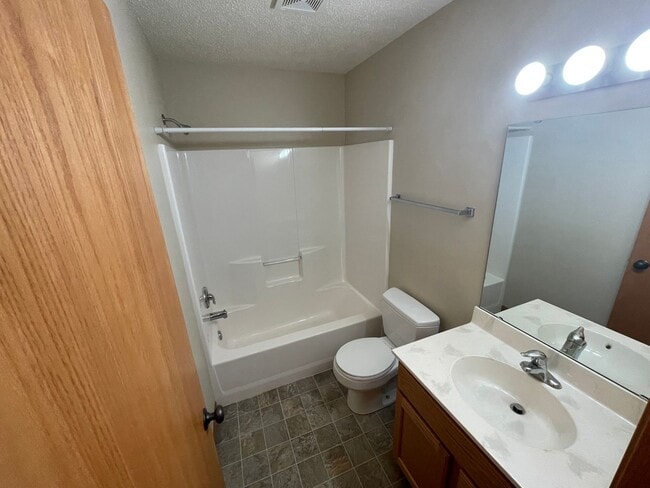 Building Photo - Pet-Friendly 3 Bed Twin Home with Patio & Garage