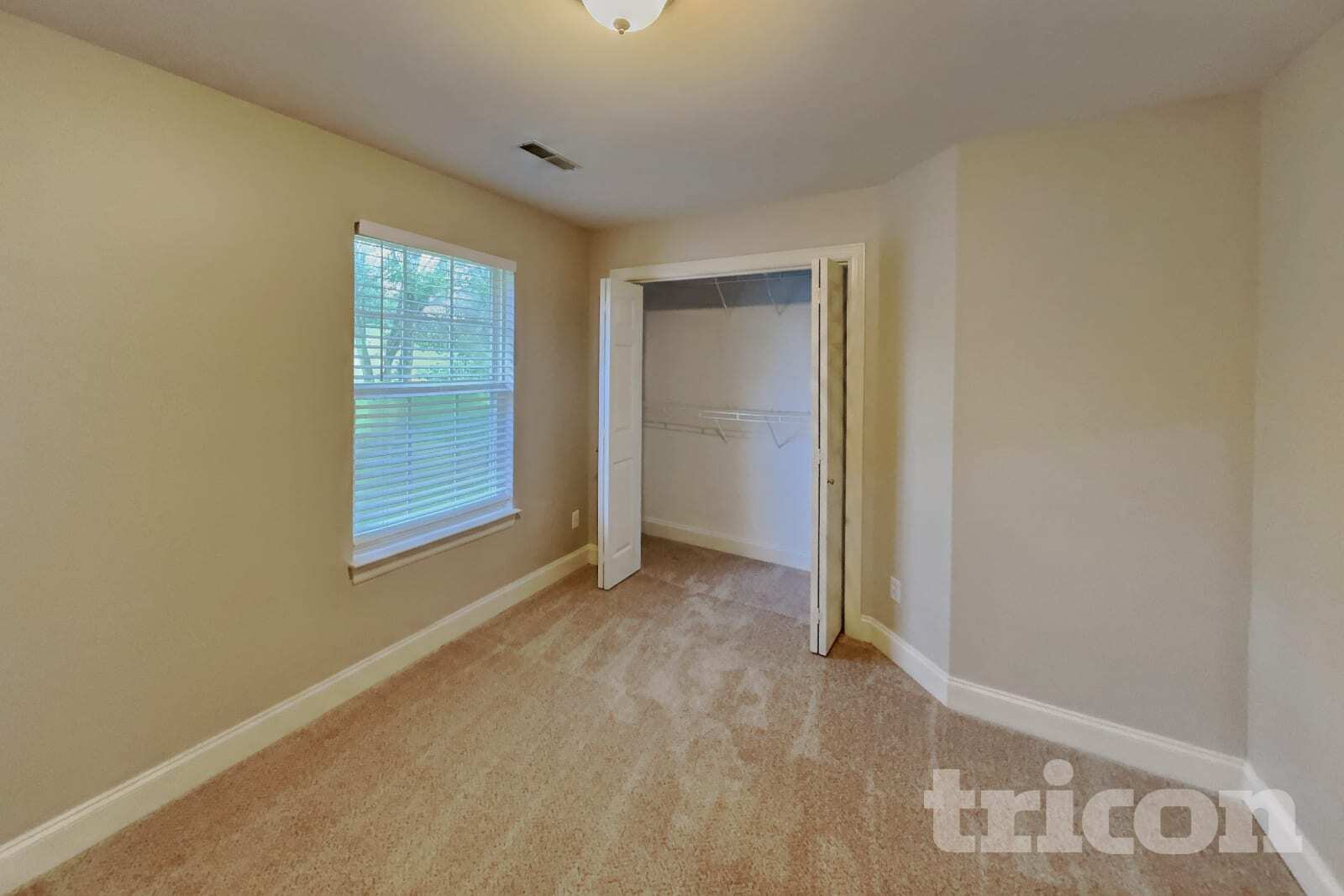 Building Photo - 1705 Walden Ct