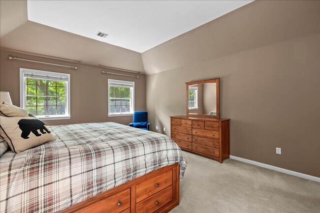 Building Photo - Private Pool, Fireplace & Endless Charm — Cross River, NY