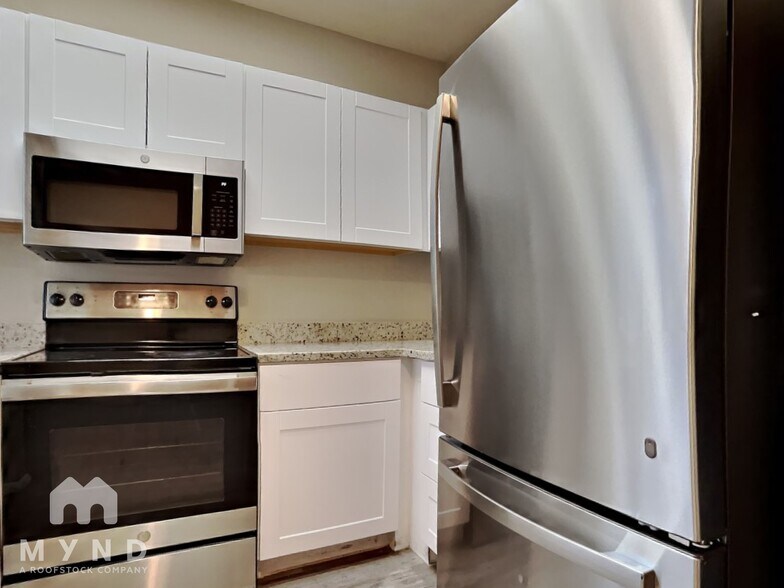 Building Photo - 7801 N 44th Dr