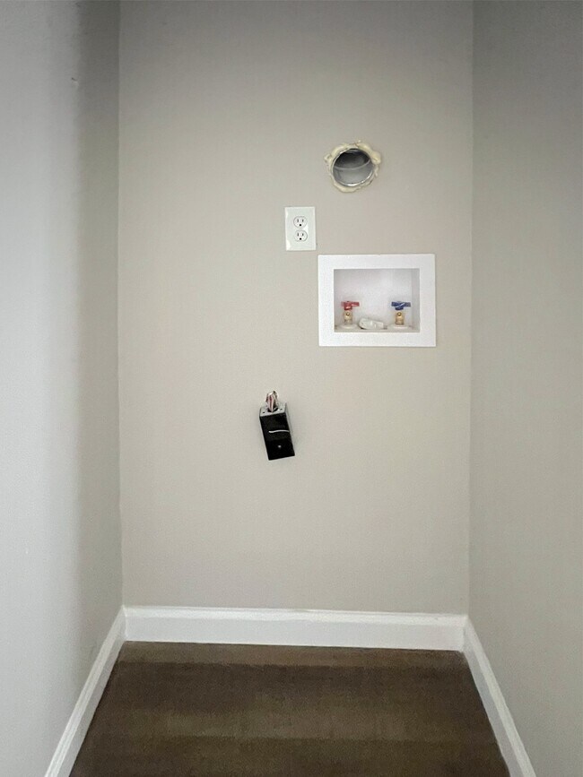 Building Photo - 531 Gresham Park Dr