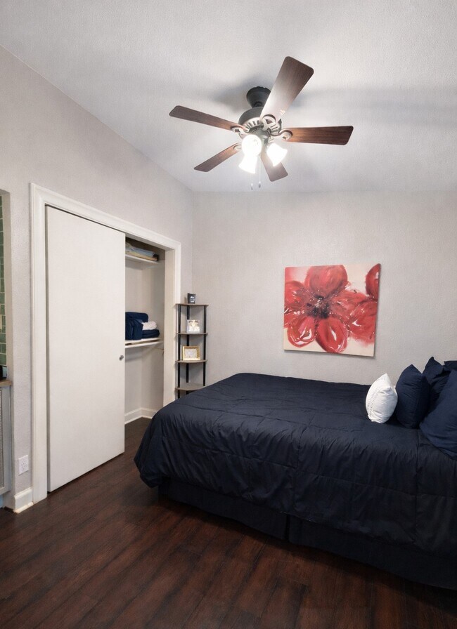 Building Photo - 2425 Augusta Dr