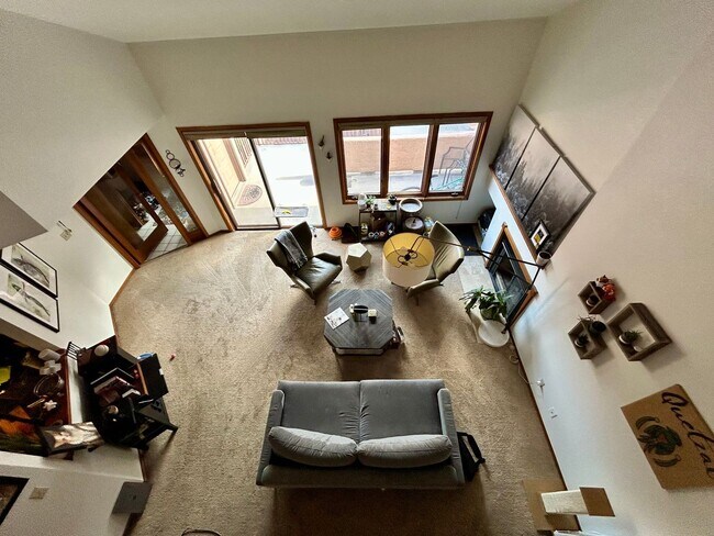 Building Photo - Spacious 2Bd/2.5Ba Luxury Loft-Style Condo...