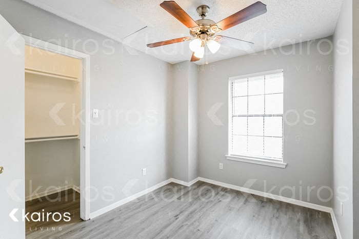 Building Photo - 820 Courtenay Pl