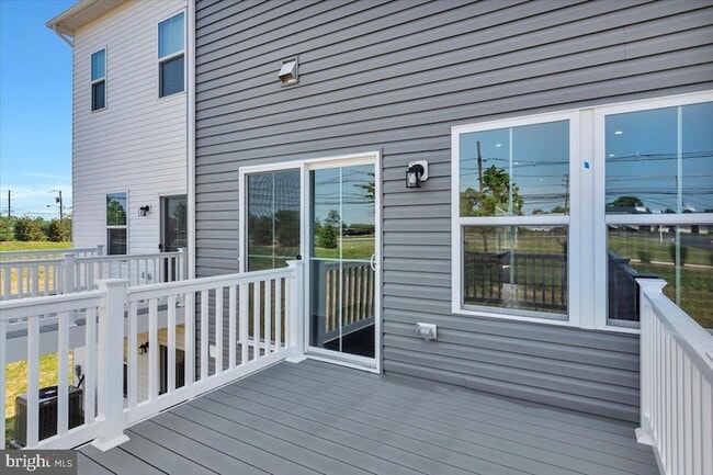 Building Photo - 40 Hamilton Ct