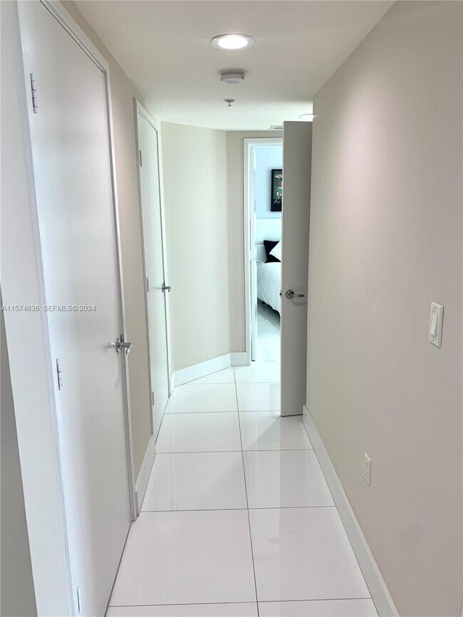 Building Photo - 250 Sunny Isles Blvd