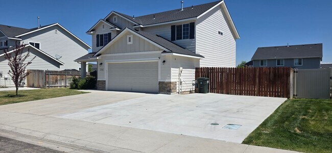 Building Photo - Stunningly Upgraded 4-Bedroom Home in Prime Kuna Location