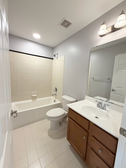 Building Photo - 14008 Cannondale Way