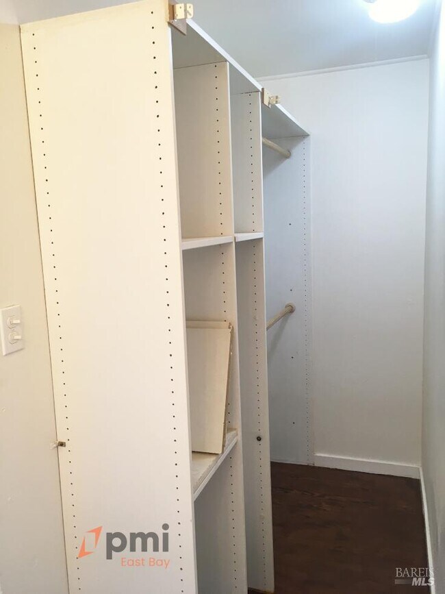 Building Photo - 5 Rodgers St