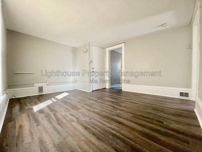 Building Photo - 615 Prospect Ave NE