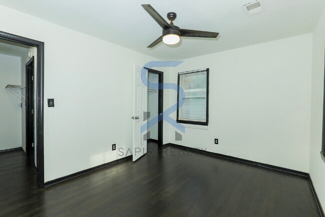 Building Photo - Your Carroll Heights Retreat – 3BR Home with Big Backyard Appeal