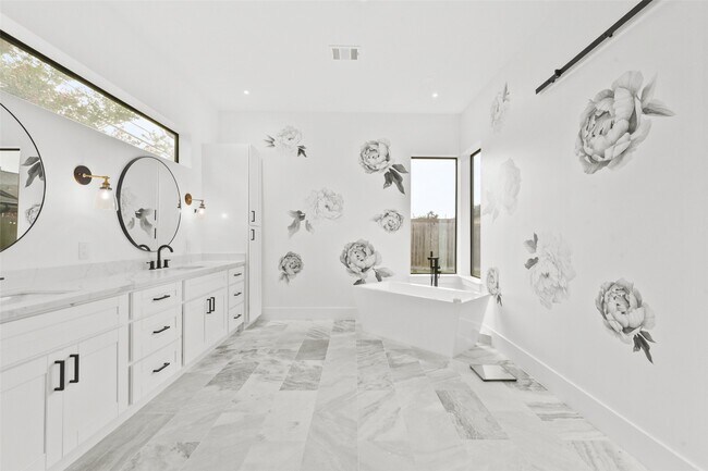 Building Photo - 2703 Tannehill Dr