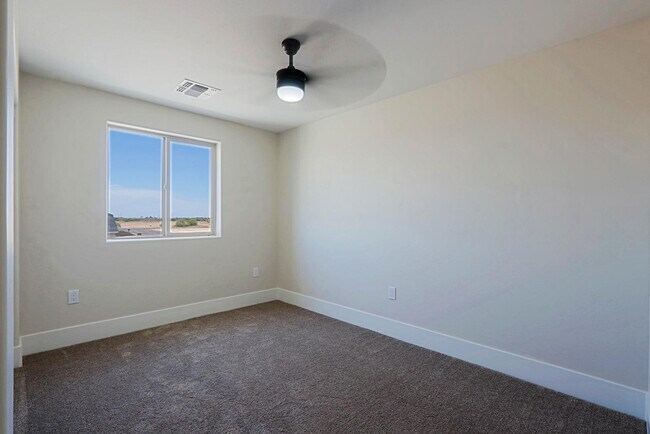 Building Photo - 2351 E Cana Ln