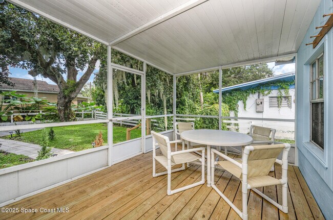 Building Photo - 42 N Fernwood Dr