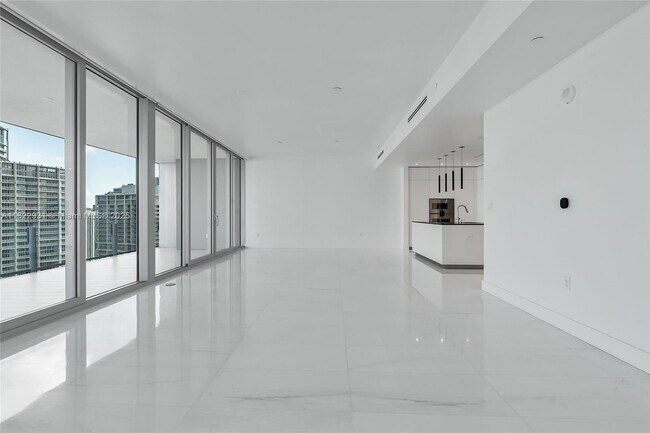 Building Photo - 300 Biscayne Blvd Way