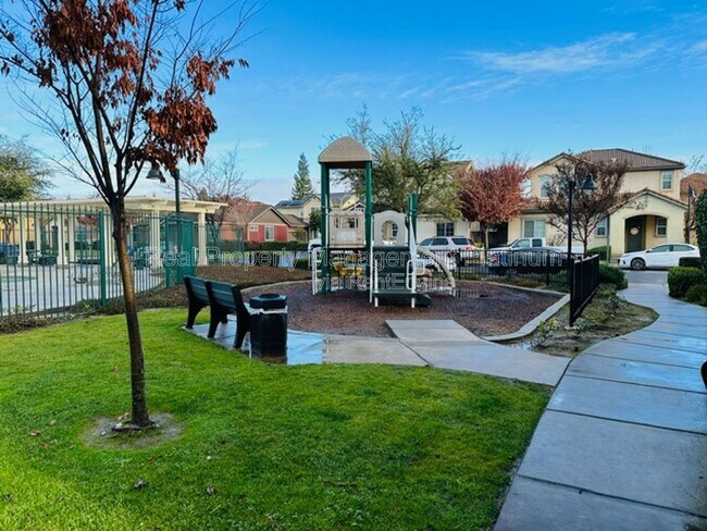 Building Photo - 4333 W Pinsapo Dr