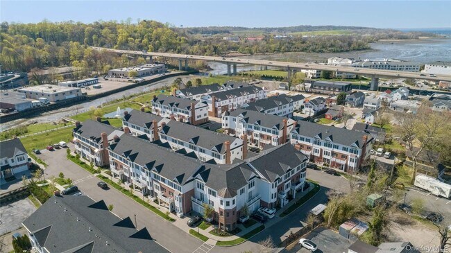 Building Photo - 1101 Grist Mill Cir